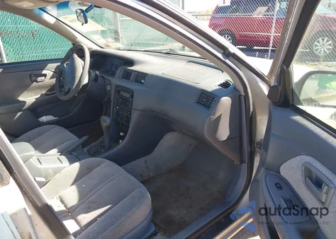 2001 Toyota Camry Le из США, поврежденный, VIN 4T1BG22K61U822323